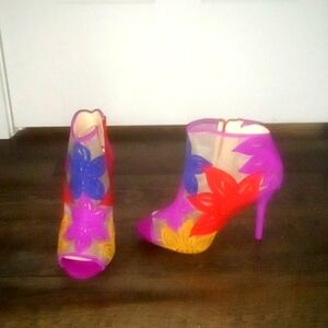 Jessica Simpson size 8 1/2 Multicolored heels